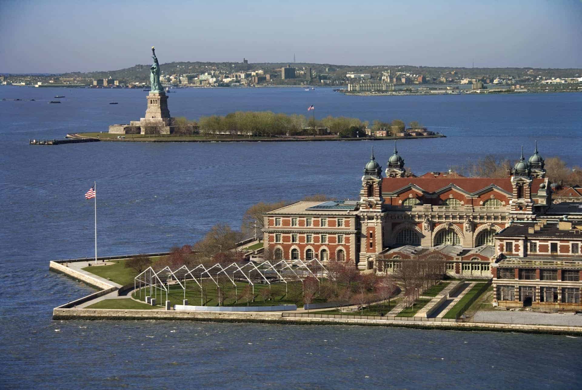 how to get to ellis island